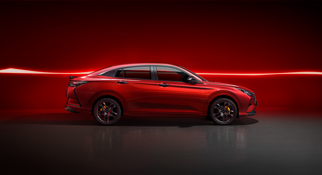 年轻人的运动轿跑6.49万起 东风风神奕炫马赫版上市_买车网